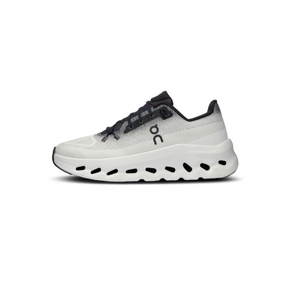On Cloud Tilt Shoes - Picture 2 of 10